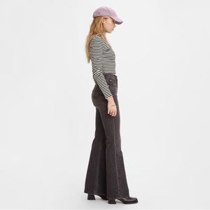 😎Levi’s Premium 70’s high-rise Flares